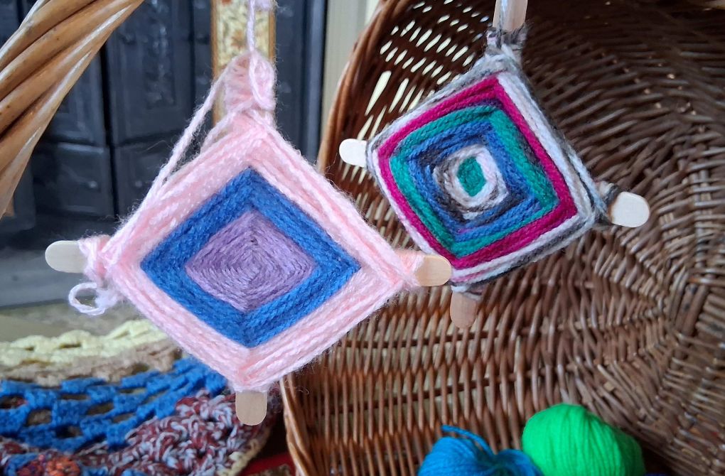 Make a woven dream catcher at Gawthorpe Hall