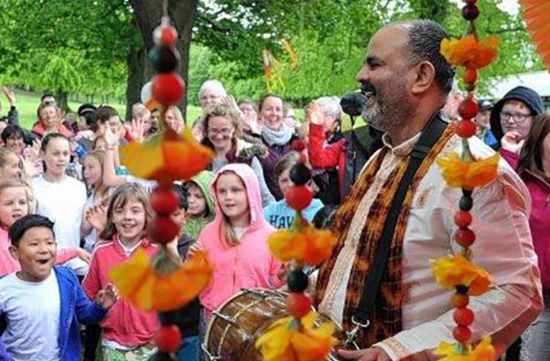  Fabulous Family Storytelling: Stories From Around The World with Peter Chand
