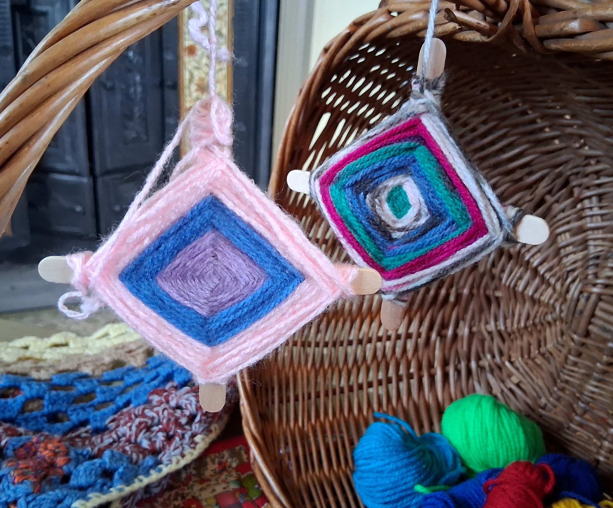 Make a woven dream catcher at Gawthorpe Hall